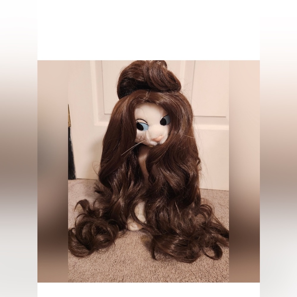 Map of Beauty 24-inch Long Brown Wavy Wig Belle Cosplay